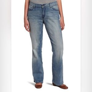 Levi’s Curvy Boot Cut 529 Jeans Medium Wash - Size 8M